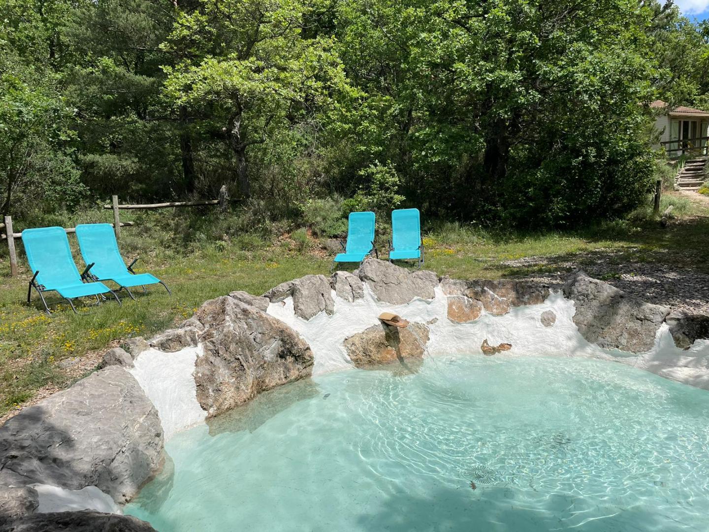 Bassin de baignade naturel où vous pourrez vous rafraîchir durant les chaudes journées d'été.