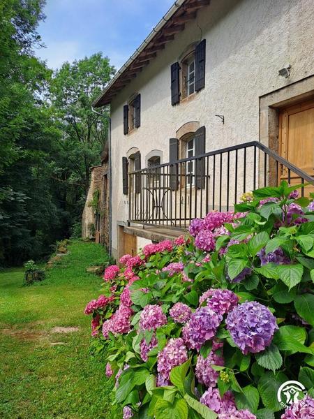 Le gîte du Tilleul de Bressolles - Le Bez - Gîtes de France Sud - entrée du gîte