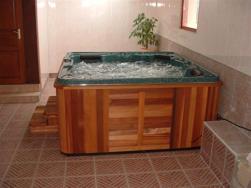 Gite Les Theilles à st Plaisir dans l'Allier en Auvergne SPA