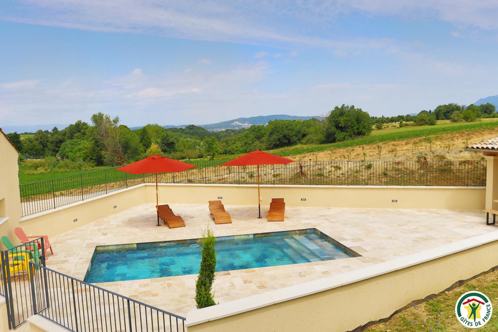 Piscine privée (7,5x3.5m, profondeur 1m5)