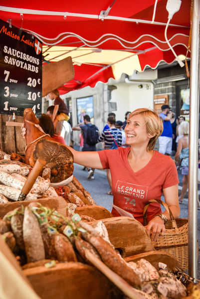 Marché hebdomadaire au Grand-Bornand