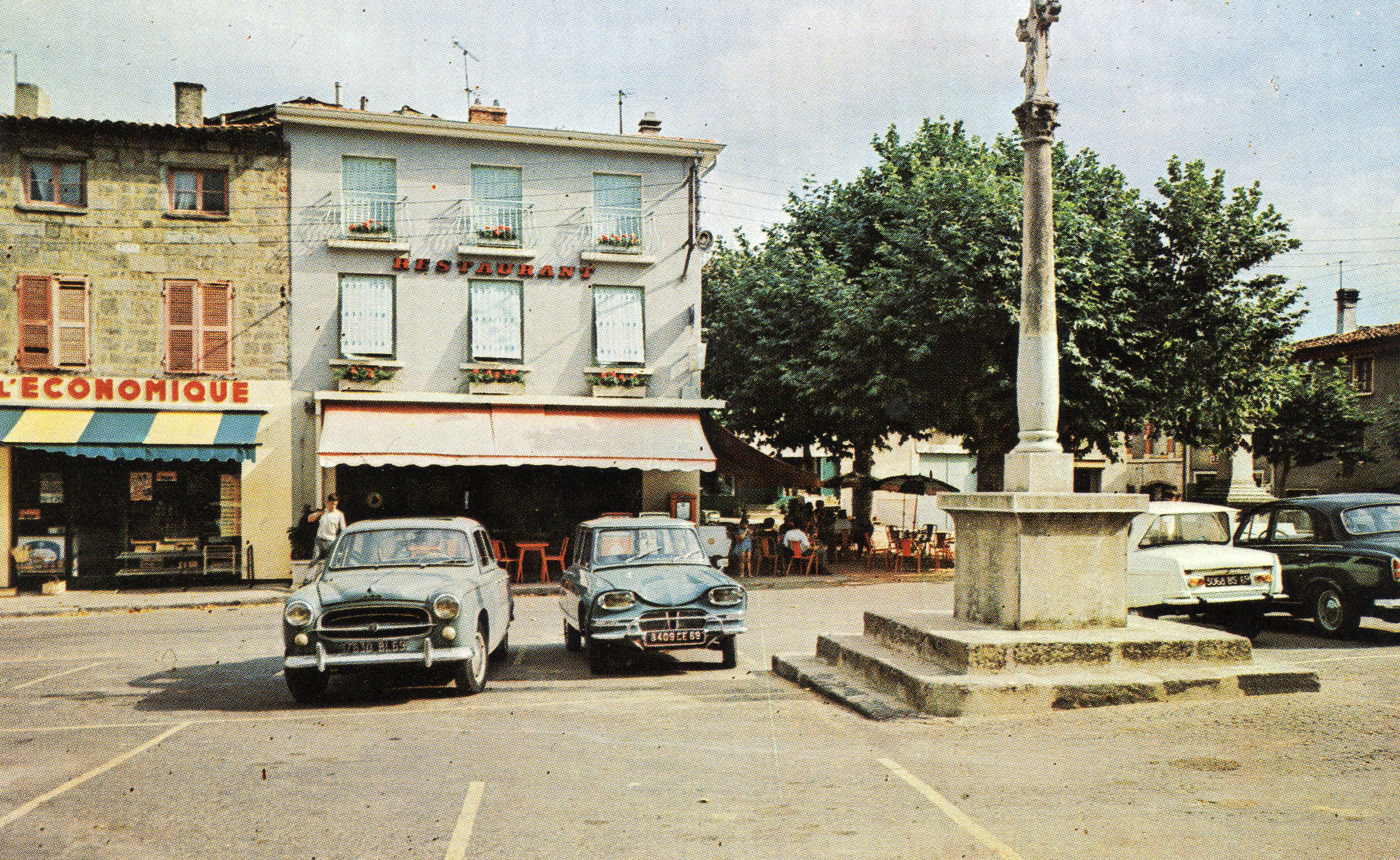 Thurins place Dugas années 1960_GRHPT_Thurins