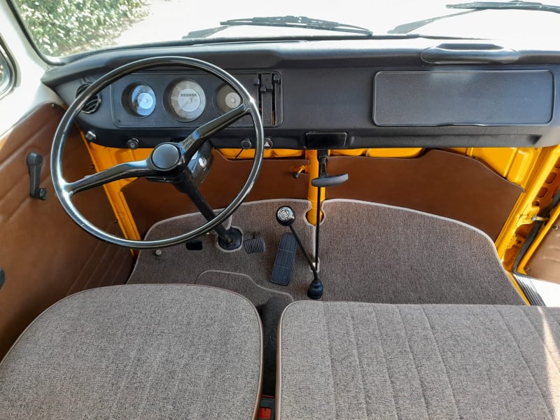 Vintage Camper Camargue