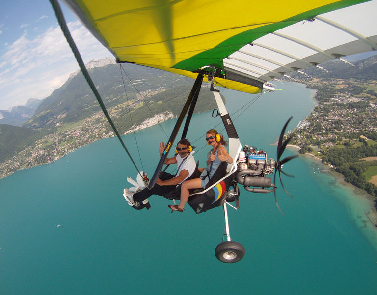 Delta Evasion ULM au-dessus du lac d'Annecy