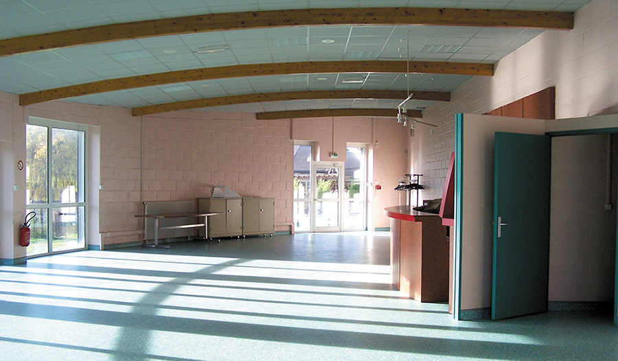 La salle de ru00e9ception de lu2019ile de loisirs du2019Etampes