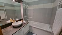 Salle de bain avec baignoire -  appartement F103 Les Girolles
