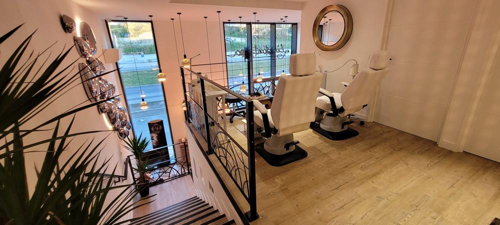 Poste Manucure / Pédicure