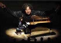 Pascal Amoyel – Le pianiste aux 50 doigts
