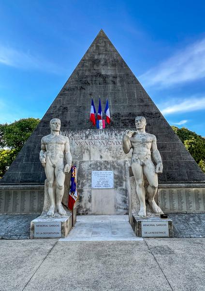 Le monument à la mémoire des martyrs de la résistance