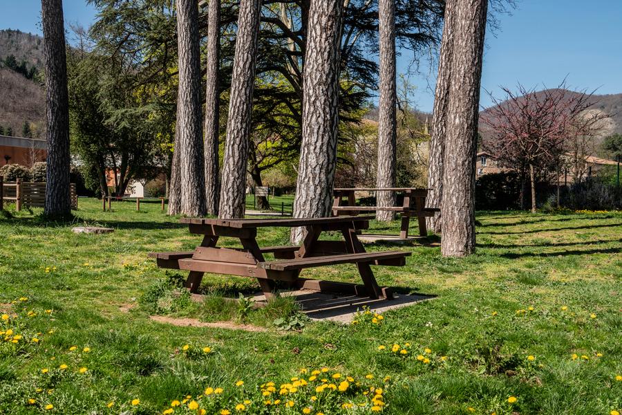 Aire de pique-nique - Parc du Château de Blou