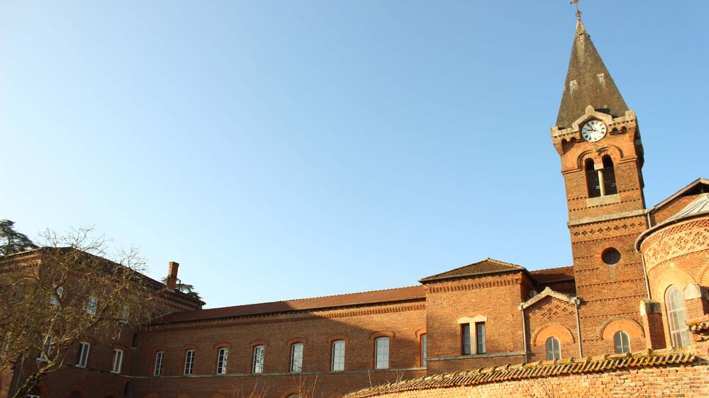 clocher sous le soleil