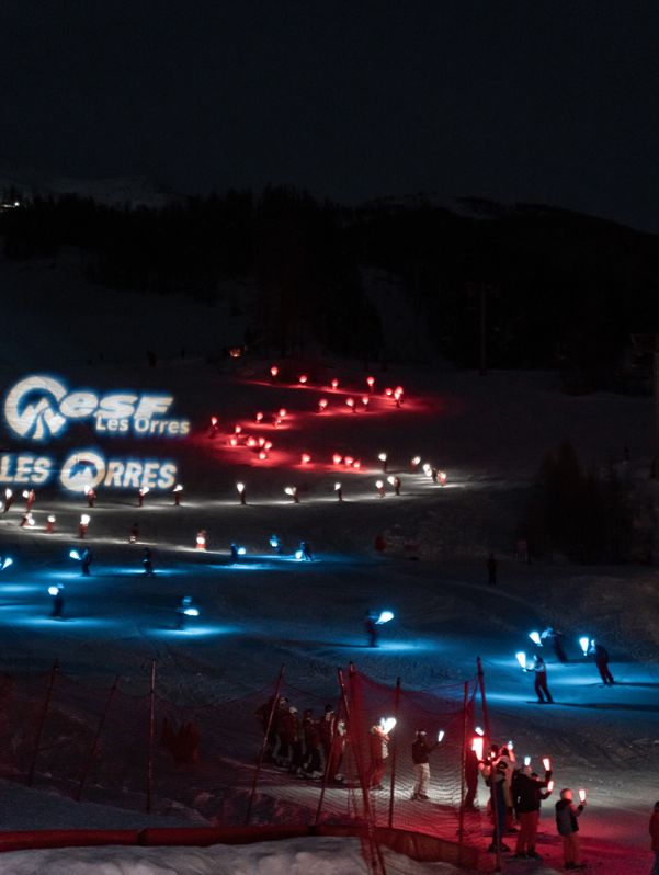 Nouvel an : ski show de l'ESF, descente aux flambeaux et grand feu d'artifice_Les Orres