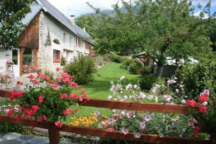 Le corps de ferme depuis le parking du gîte