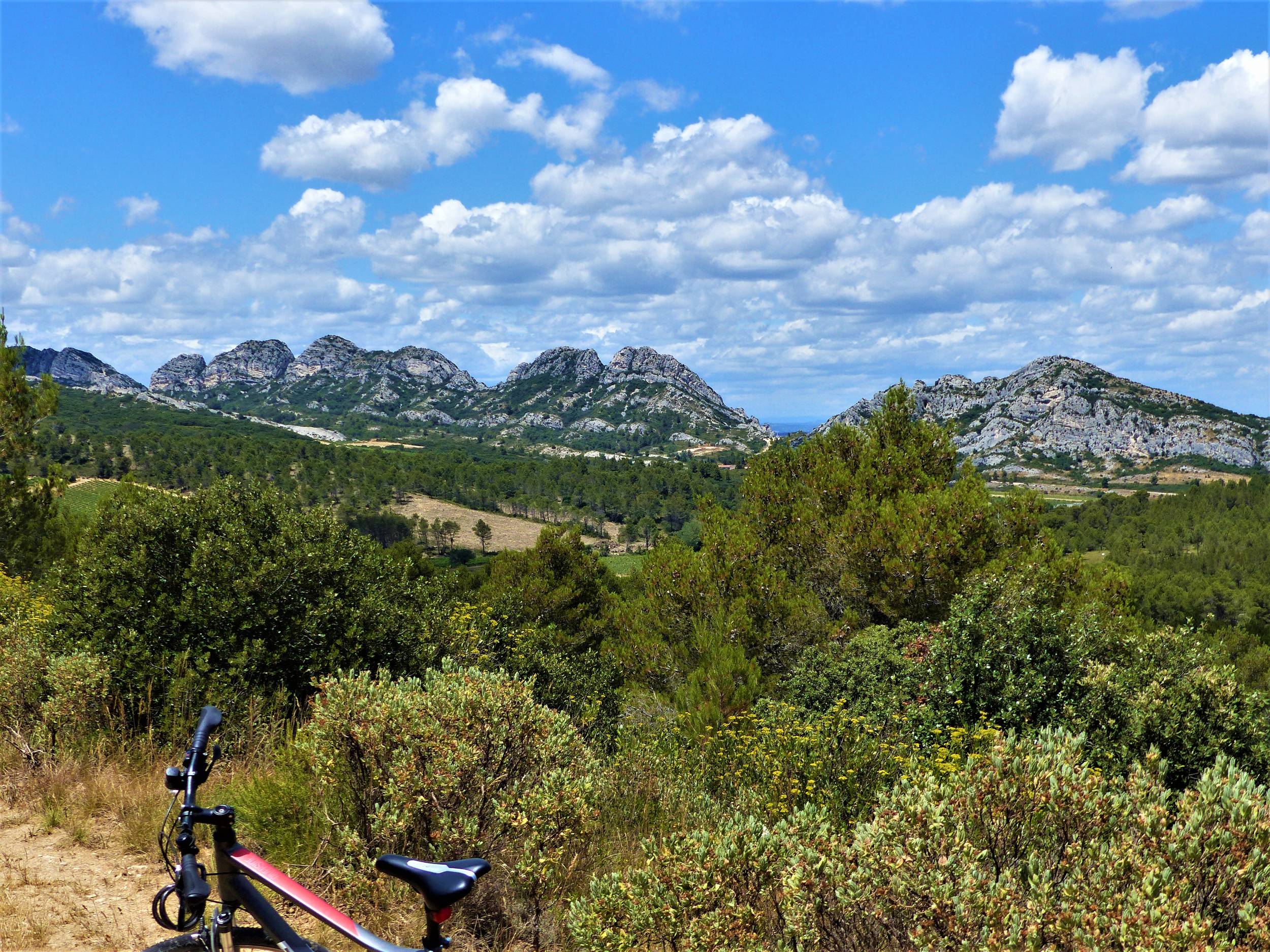 AUREILLE - Les Civadières à VTT, Aureille - photo 4