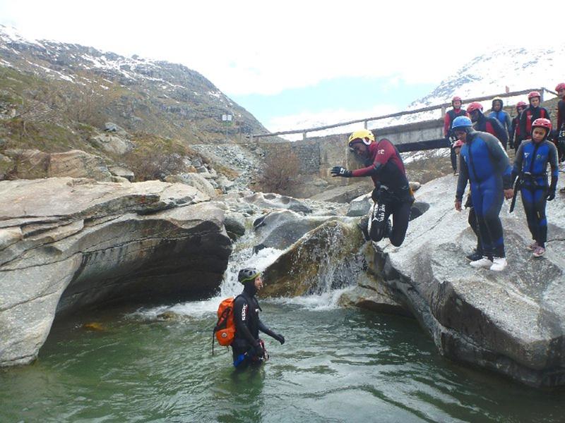 Canyoning avec la Maison des guides de Val Cenis Canyoning avec la Maison des guides de Val Cenis