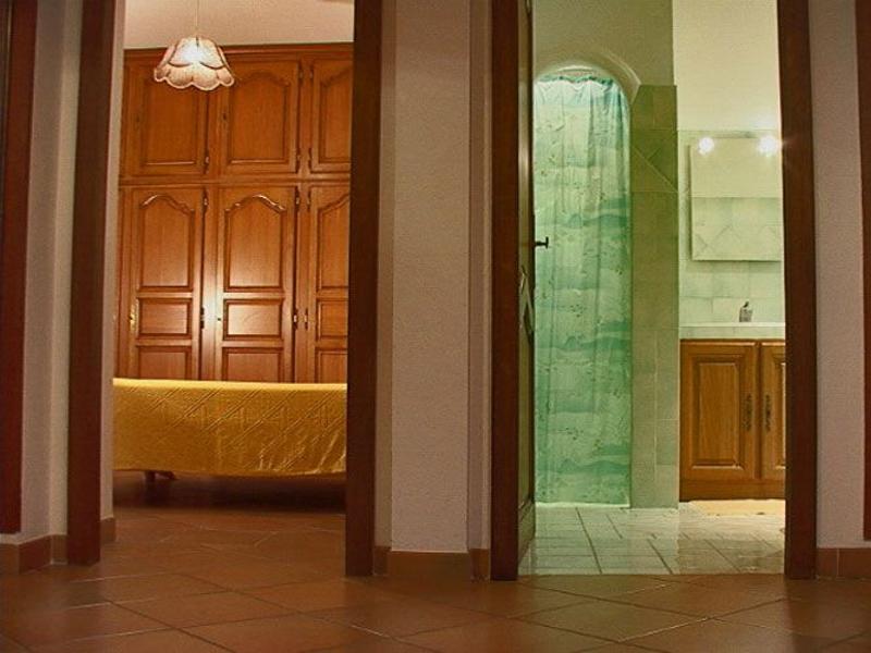 Gîte La Brissaouda-Chambre et salle d eau-La Gaude-Gîtes de France Alpes-Maritimes