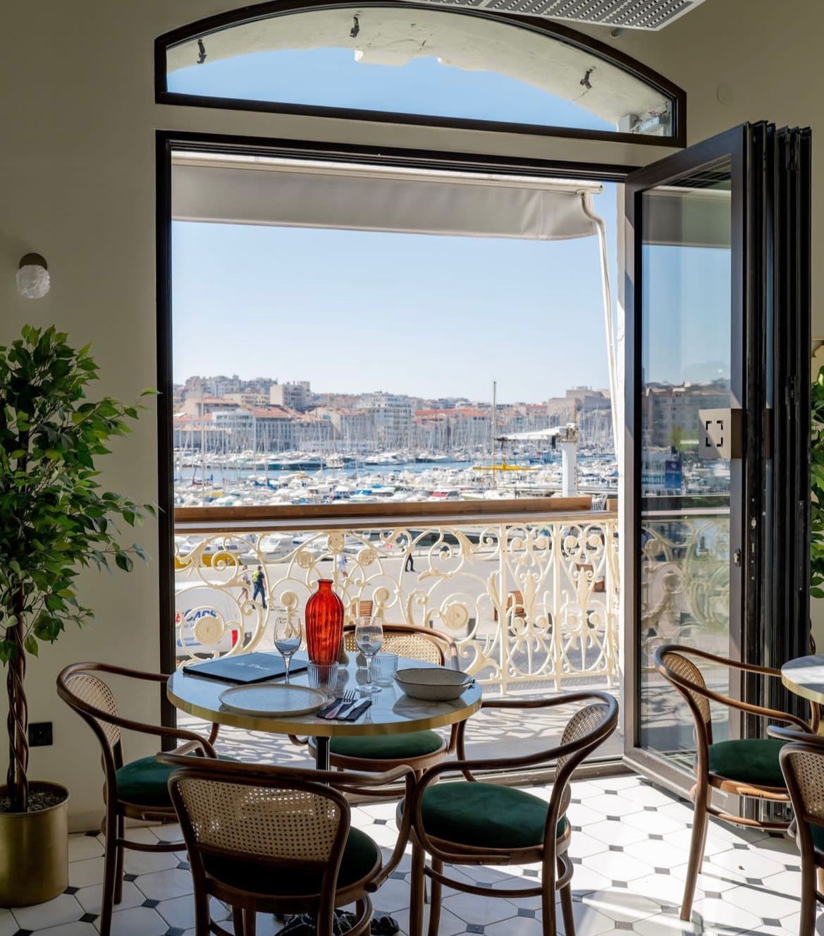 Le Petit Pernod - photo 3