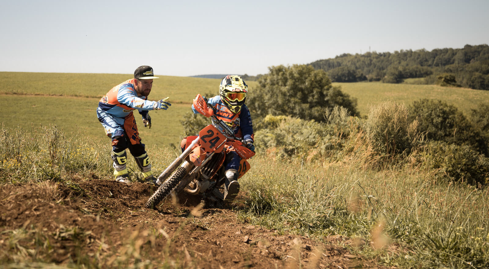 ACADEMY-VINCENT-ENDURO-7-1600x890