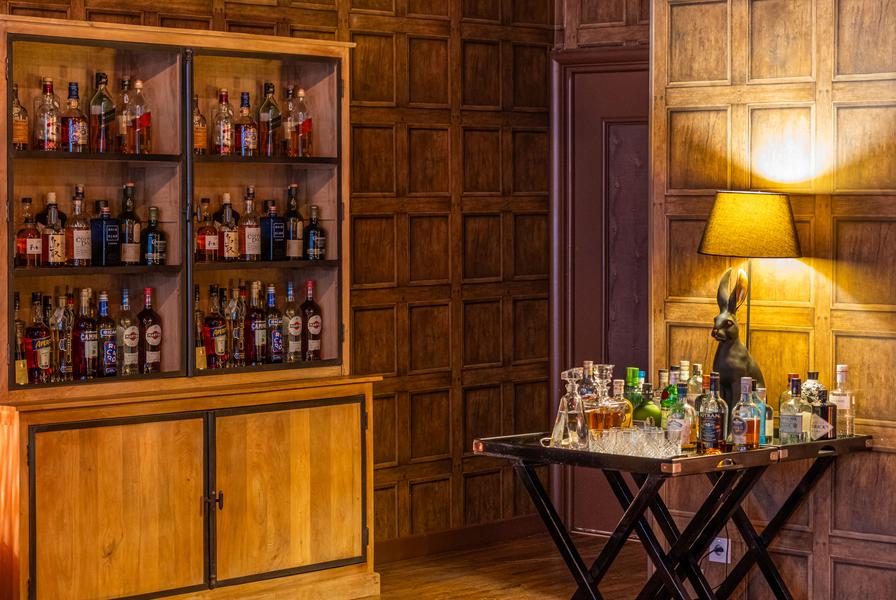 Bar meublé bouteilles