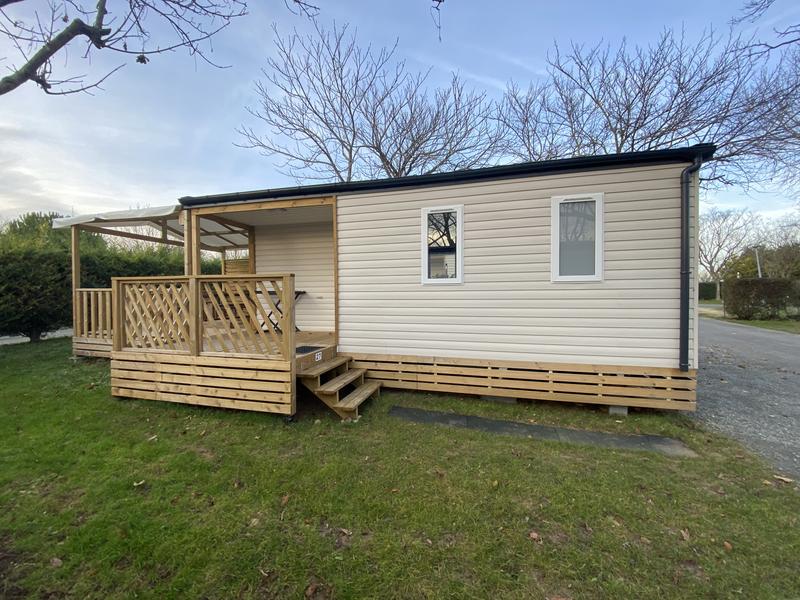 Un mobilhome premium vue d'extérieur