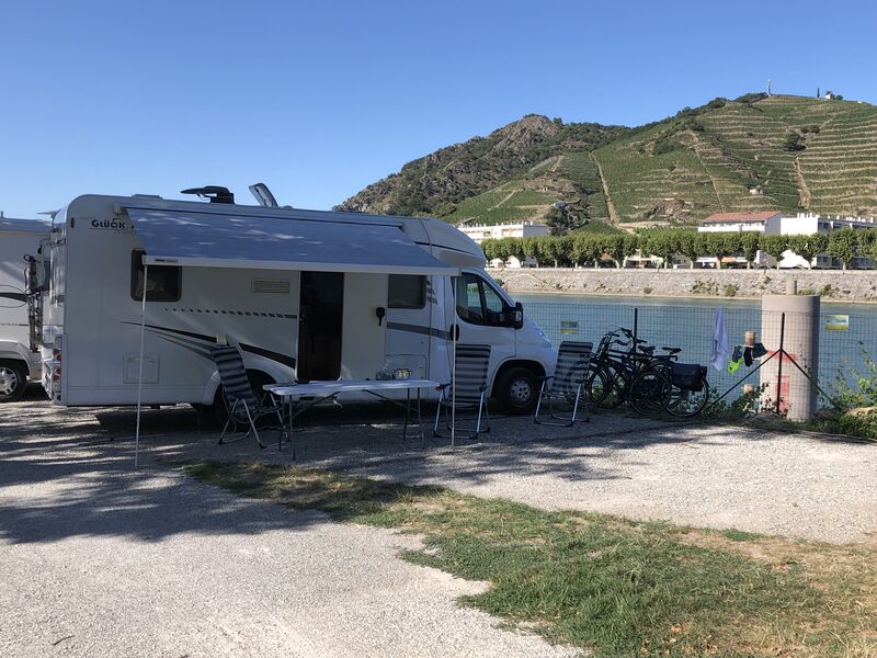 Aire de camping car Camping le Rhône