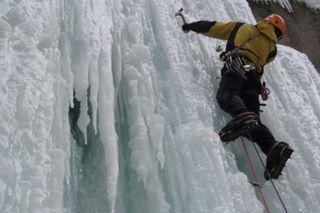 Ice climbing and winter mountaineering_Saint-Andéol