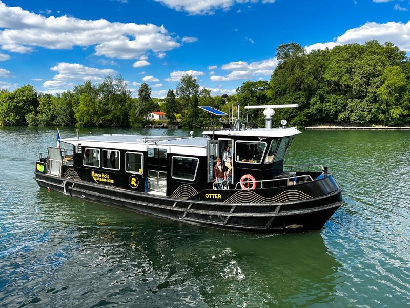 Marne Bois Bateau-Bus sur la Marne 