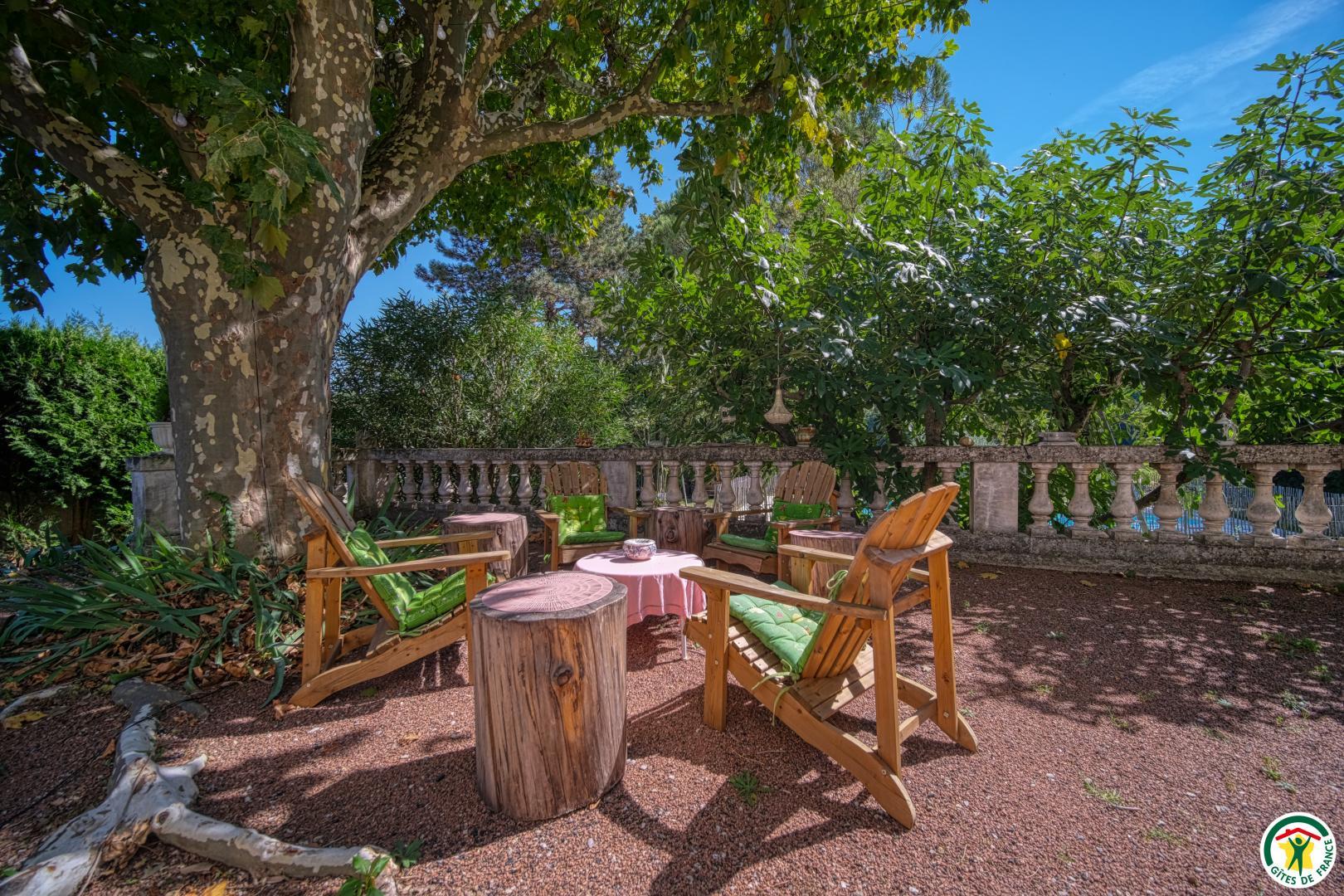 Coin détente du côté de la maison d'hôtes