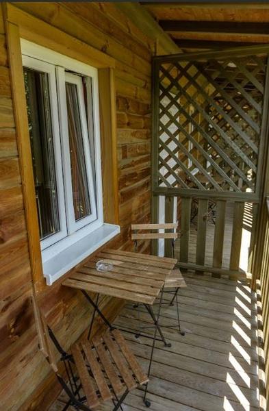 Chambre Motel - Camping des Epinettes - St Romain de Jalionas - Balcons du Dauphiné