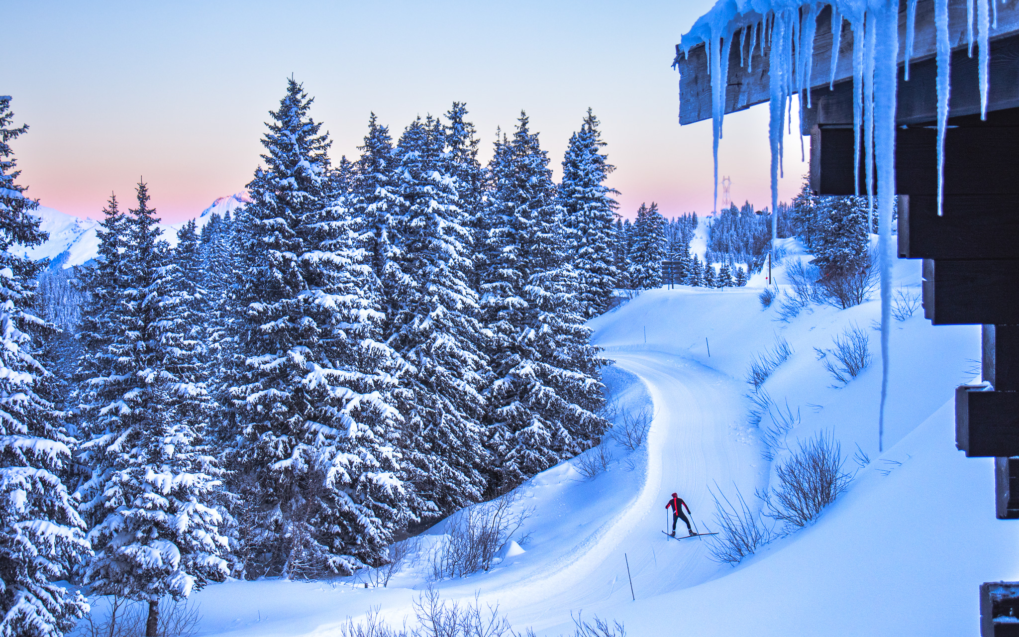 View of the blue run from the piste rescue chalet