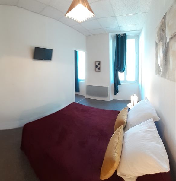 Chambre double - © Hôtel des Alpes Serres