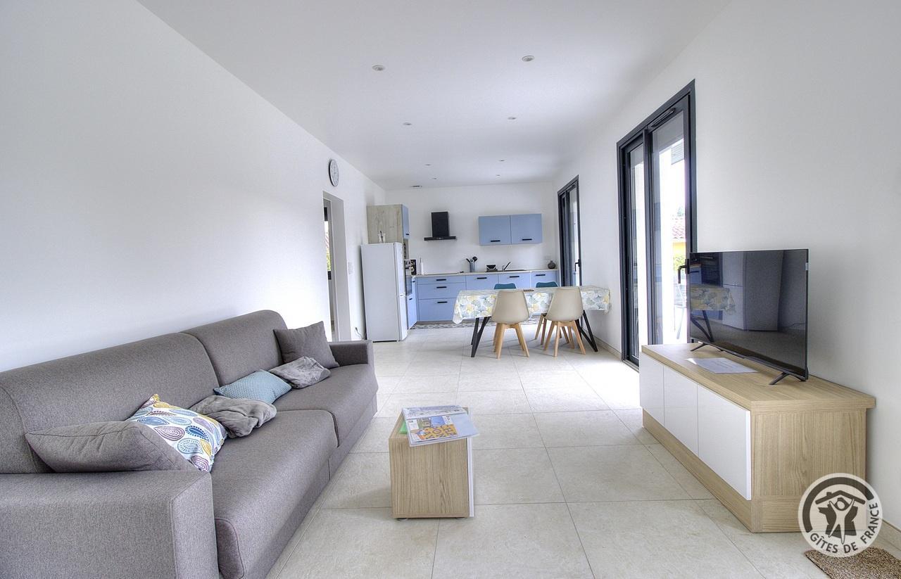 Gîte - 4 personnes - 1 chambre à Chaponnay dans la Plaine de Lyon, Sud-Est Lyonnais - Proximité d'Eurexpo - RHONE : le séjour.