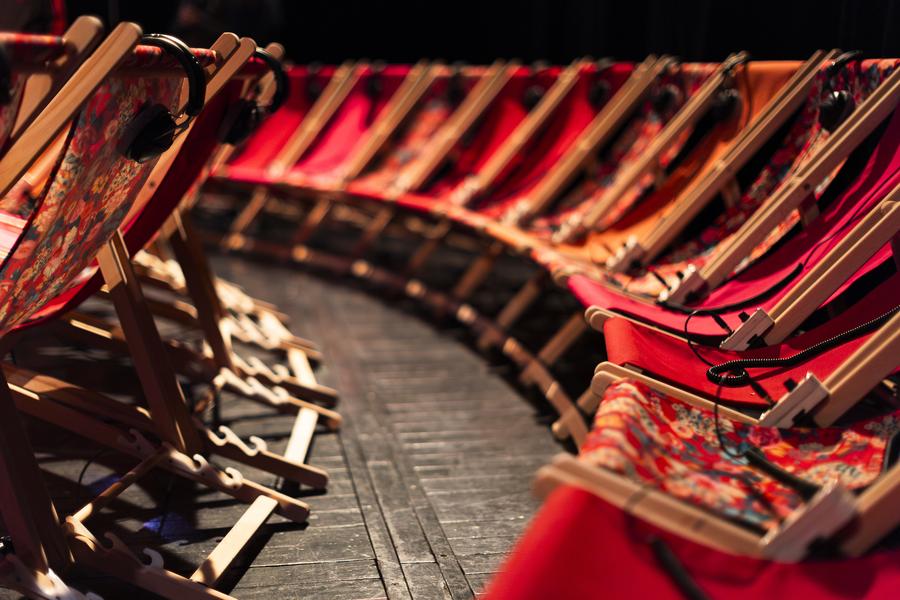 Echos 25-26 : Poésie couchée - Cie Le Grille Pain & Xavier Machault, Les Adrets