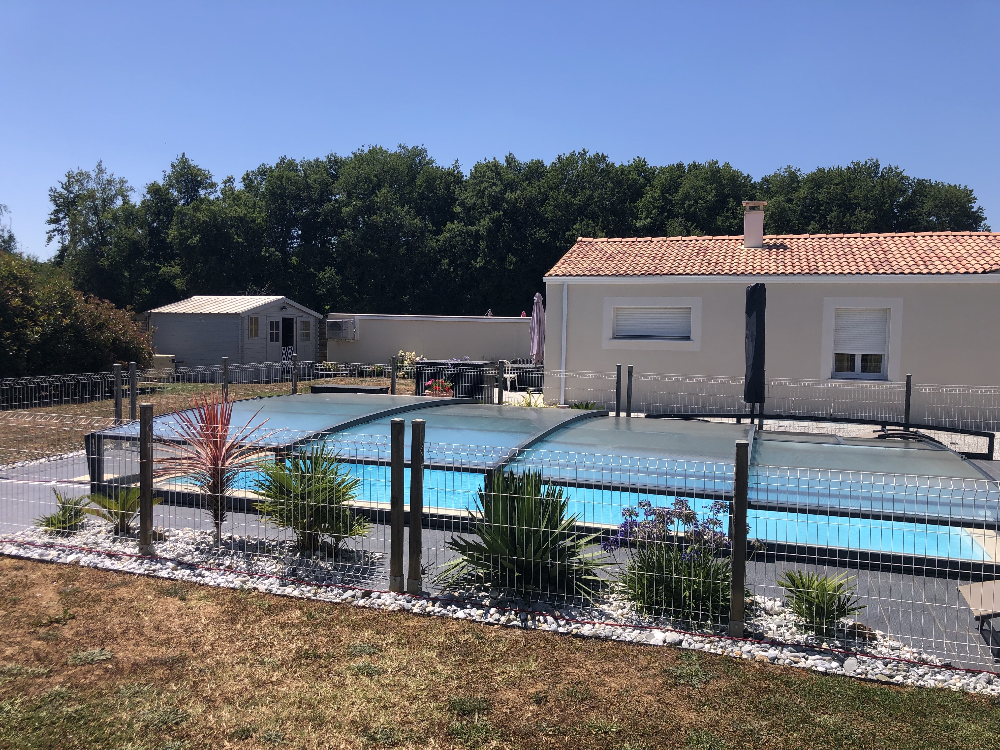 Charmante maison neuve de Vacances avec accès piscine