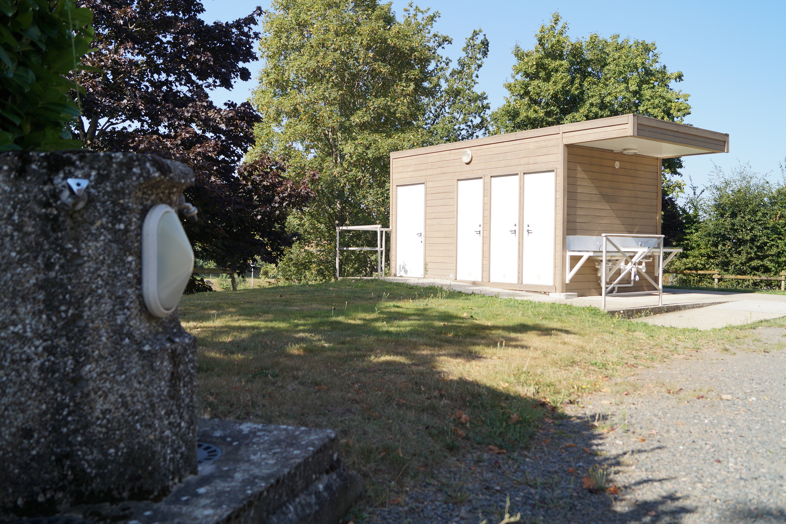 Aire de stationnement camping-Cars Panissières — photo 4