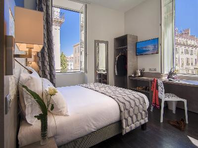 Hôtel Carré Vieux Port - photo 2