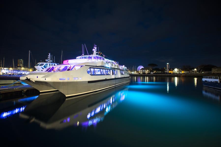 bateau L'Espérance Inter Îles vue nuit