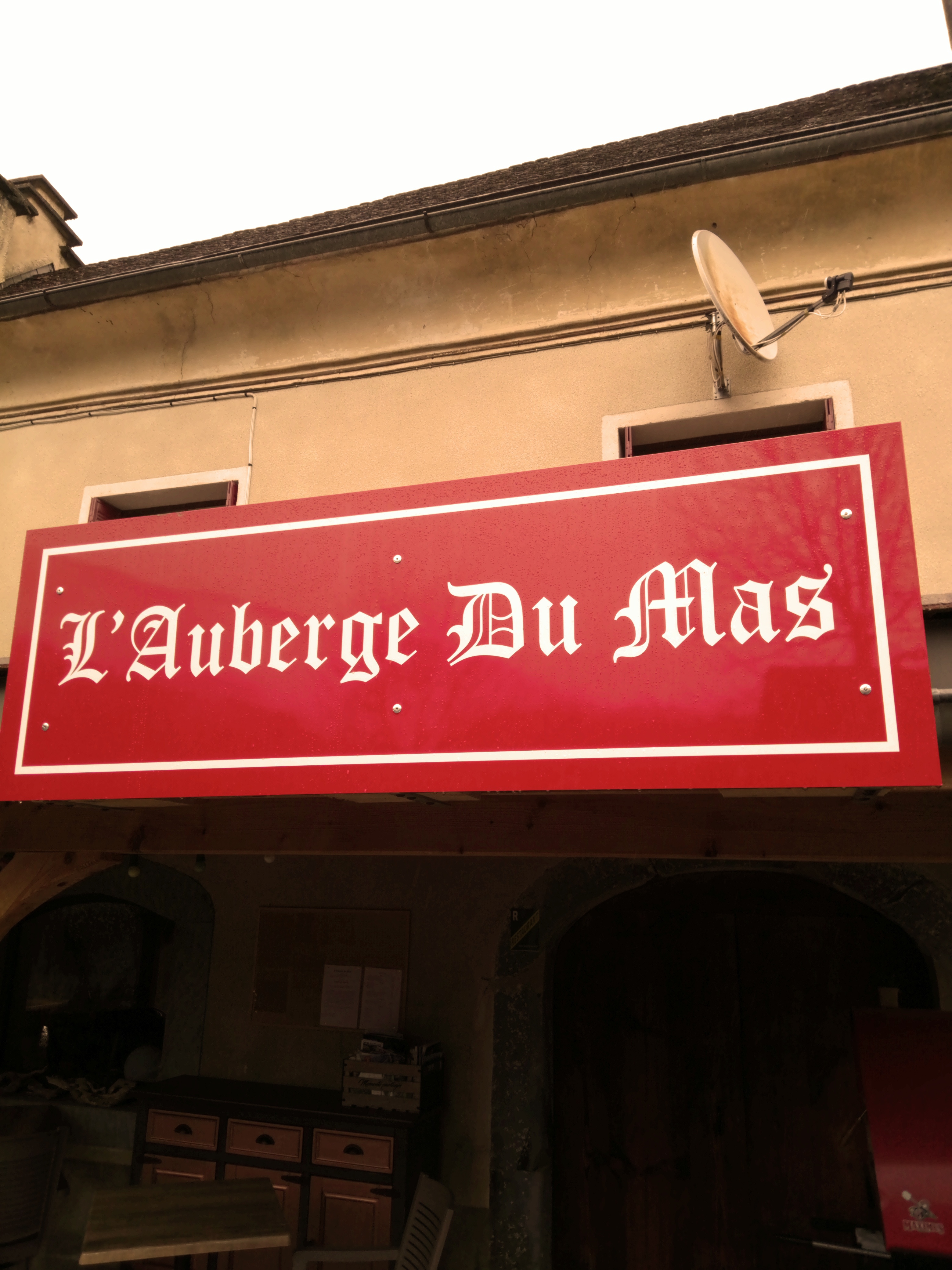 Enseigne de l'auberge du mas