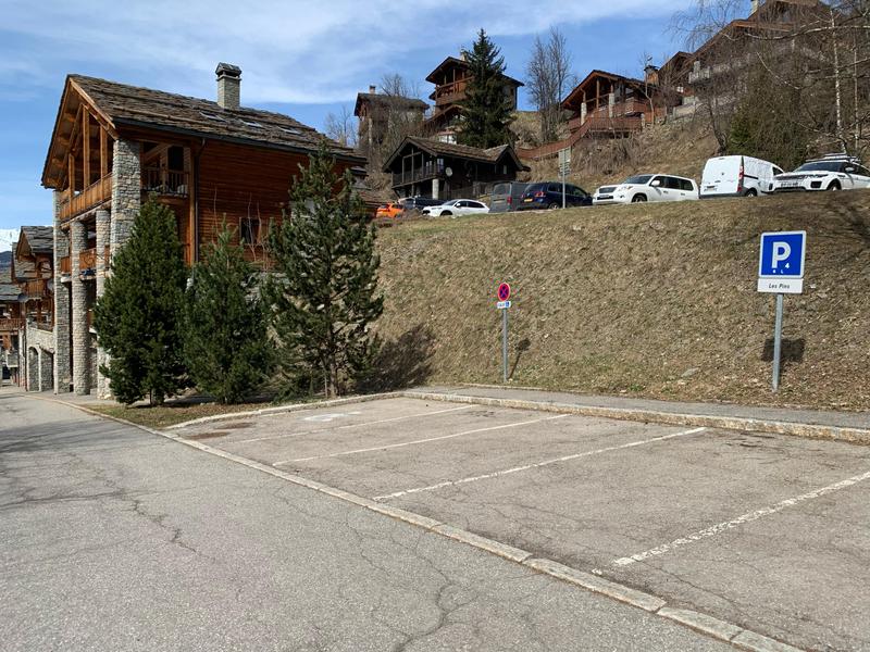 Parking extérieur Les Pins_Sainte-Foy-Tarentaise