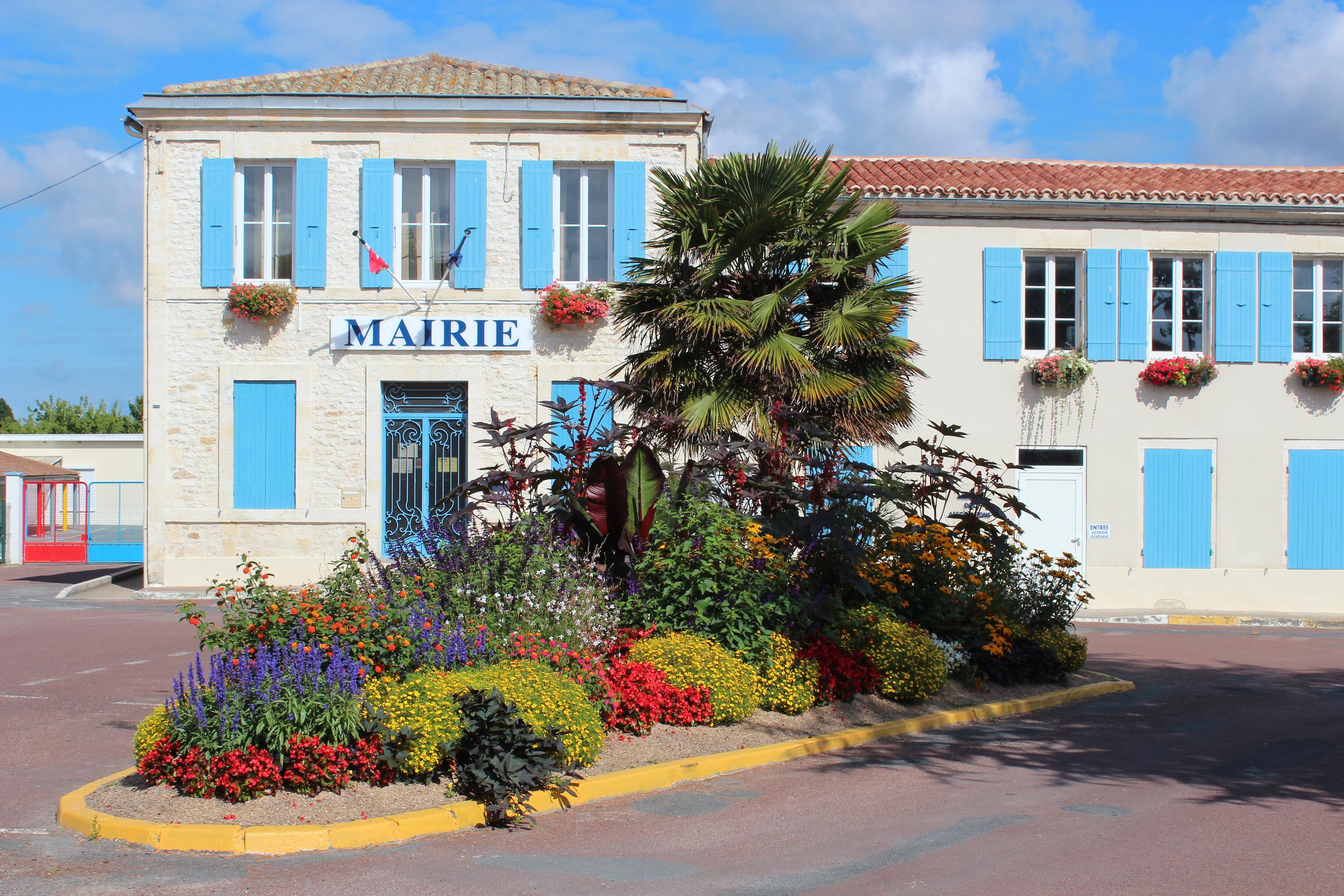 Mairie de Saint-Just-Luzac