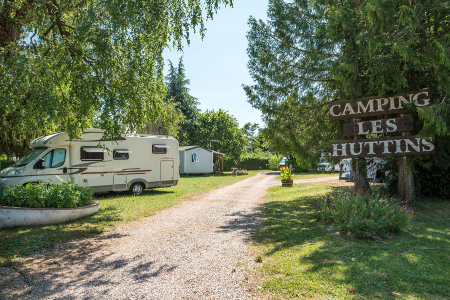 Camping Les Huttins