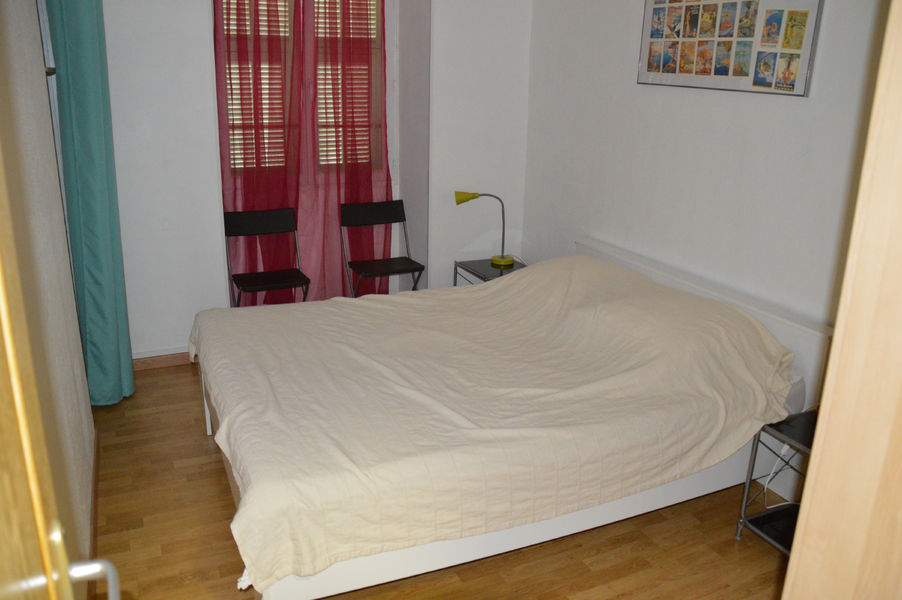 La chambre avec un lit de 160 cm