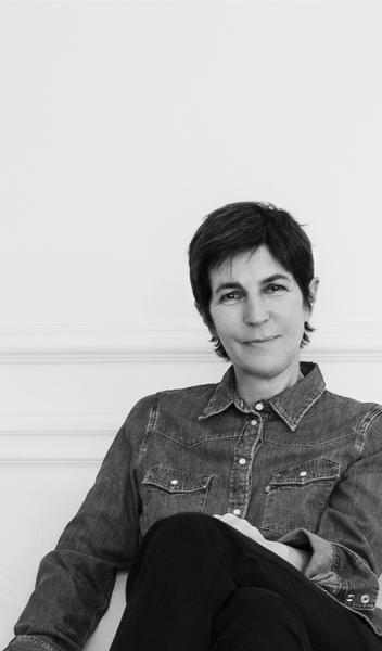 Photo de Christine Angot en noir & blanc 