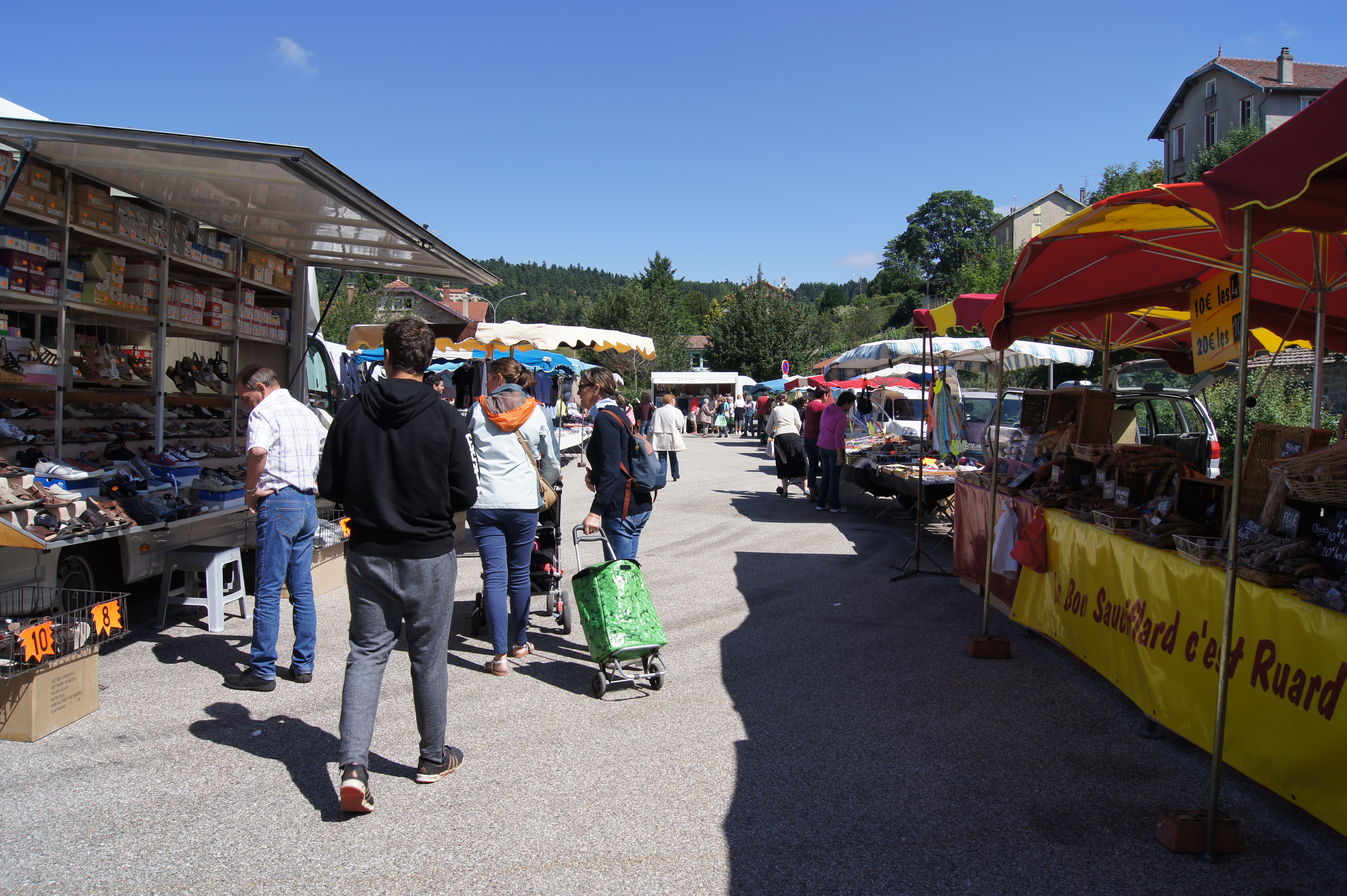 Marché estival animé de Lalouvesc