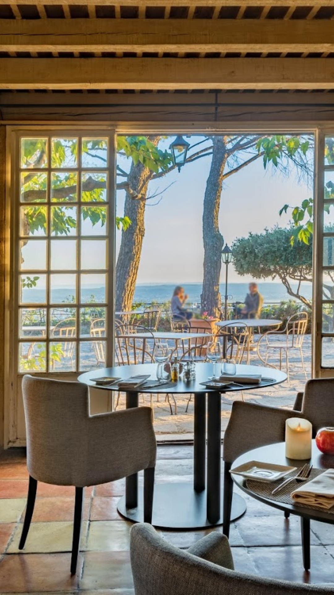 La table de l'Abbaye de Sainte Croix