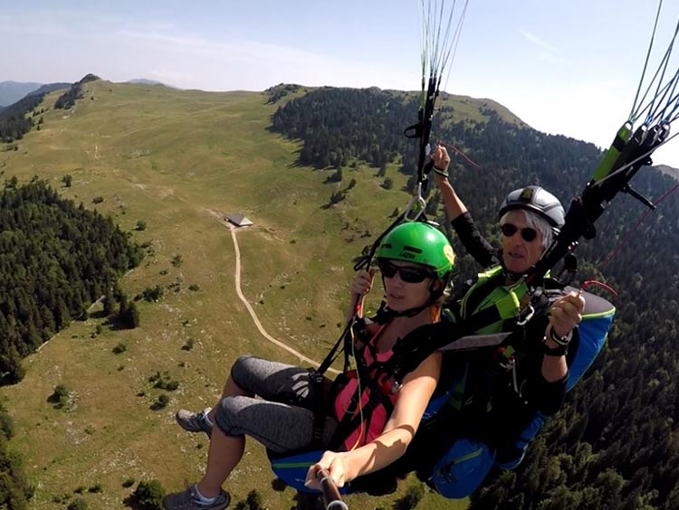 Baptême en parapente au dessus du lac de Nantua