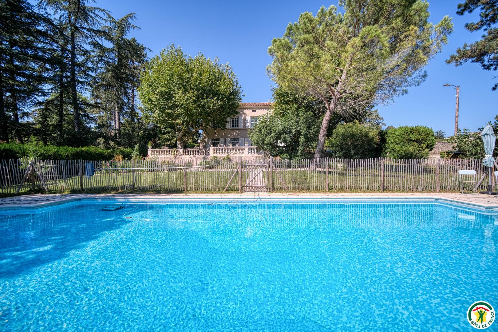 Piscine à partager