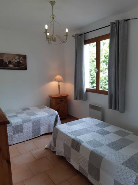Gîte Les Oliviers d'Utelle-Chambre 1/Lits jumeaux-Utelle-Gîtes de France des Alpes-Maritimes