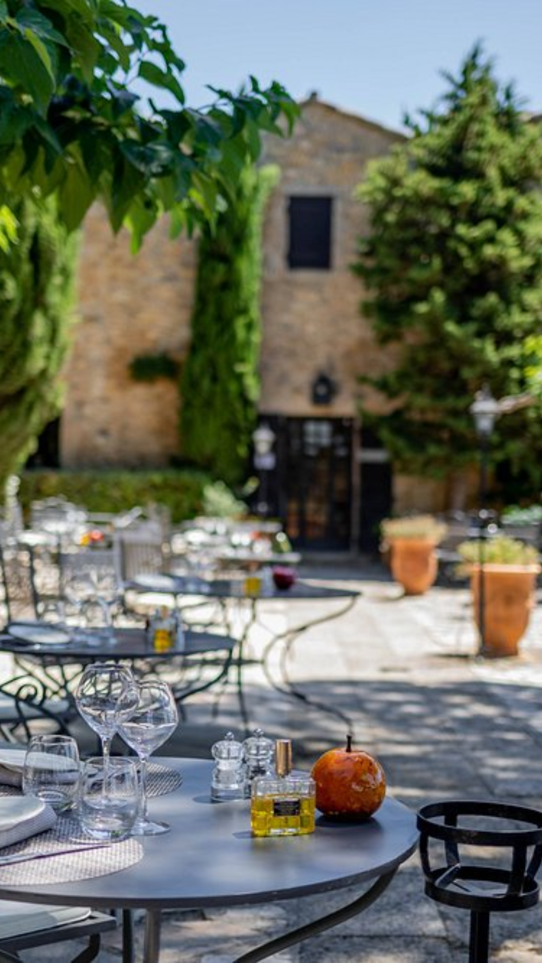 La table de l'Abbaye de Sainte Croix