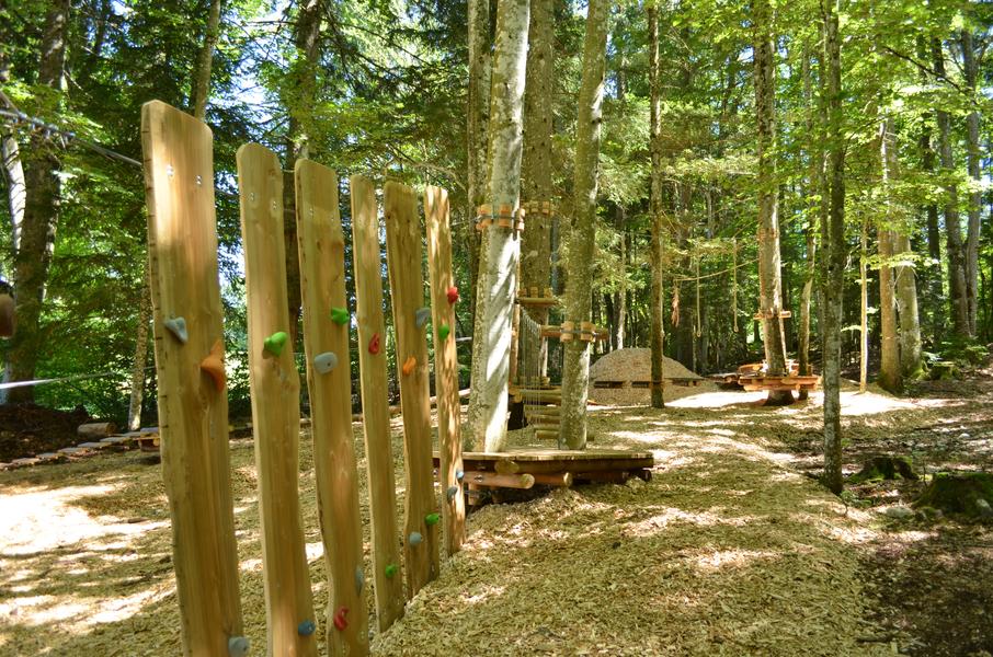 Giron 1000 station et village_Giron